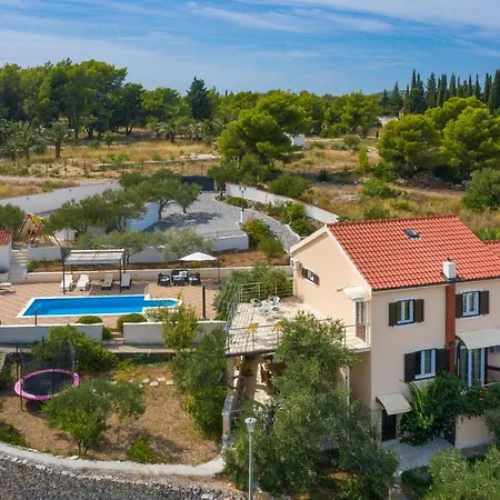 Bravura Villa *