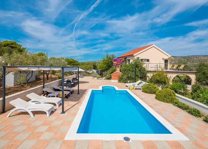 Villa Bravura *