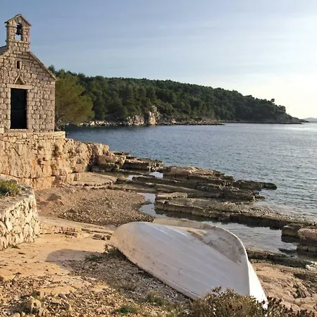 Bravura Milna Villa *